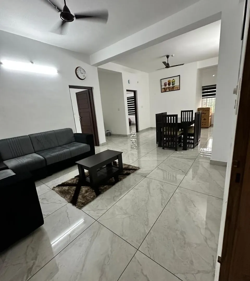 Leela'S Arcade Managed By Ss Builders & Developers Apartment Karunagapalli